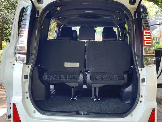 Toyota Voxy ZS 2WD 7-Seater 2019 White