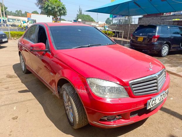 Mercedes-Benz C200 2010 Red