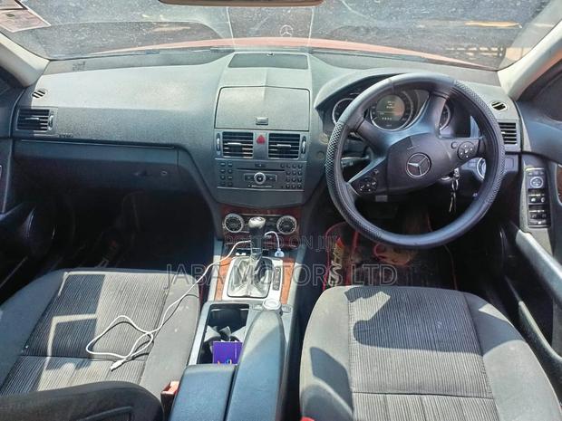 Mercedes-Benz C200 2010 Red