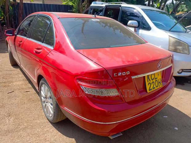 Mercedes-Benz C200 2010 Red
