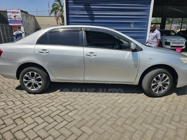 Toyota Axio 2011 Silver