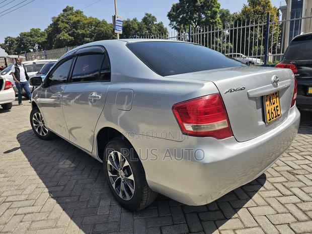 Toyota Axio 2011 Silver