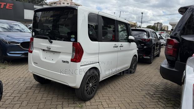 Daihatsu Tanto 660 AWD 2019 White