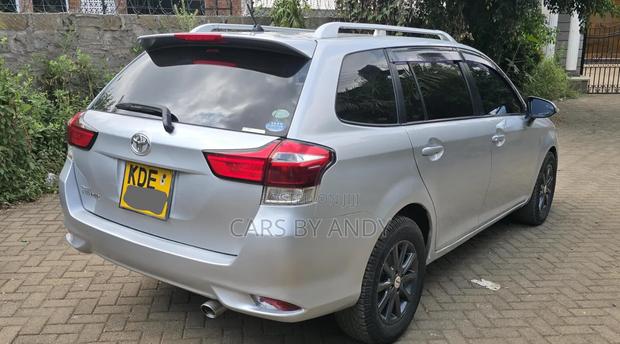 Toyota Corolla Fielder 2016 Silver