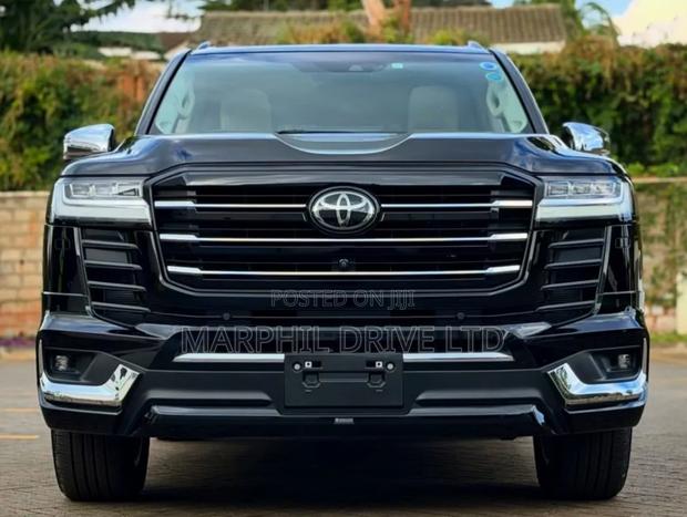 Toyota Land Cruiser 2023 Black