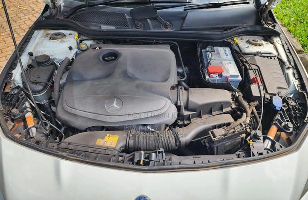 Mercedes-Benz C180 2016 White