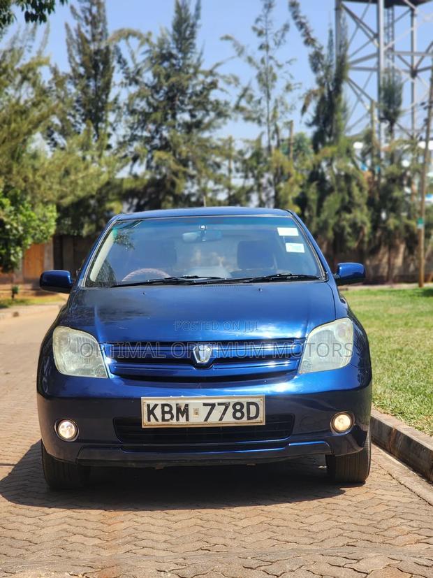 Toyota IST 2005 Blue