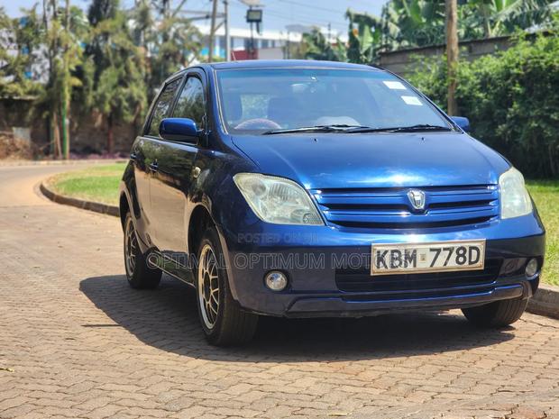 Toyota IST 2005 Blue