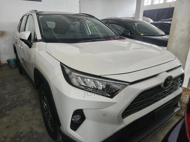 Toyota RAV4 2019 White