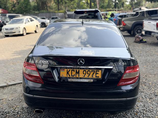 Mercedes-Benz C200 2010 Black