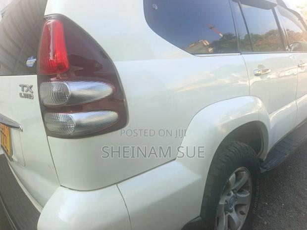 Toyota Land Cruiser Prado 2006 White