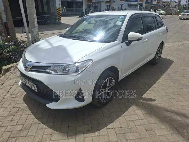 Toyota Corolla Fielder 2018 White