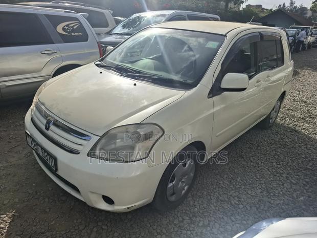 Toyota Raum 2006 White