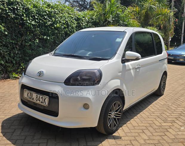 Toyota Porte 2015 White