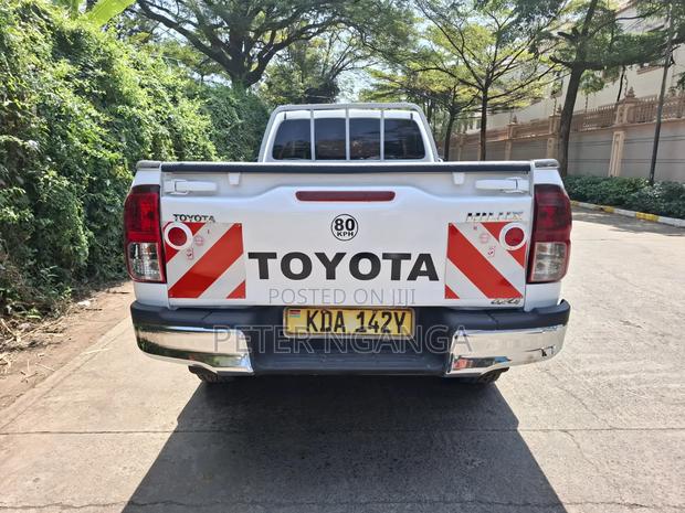 Toyota Hilux 2019 White