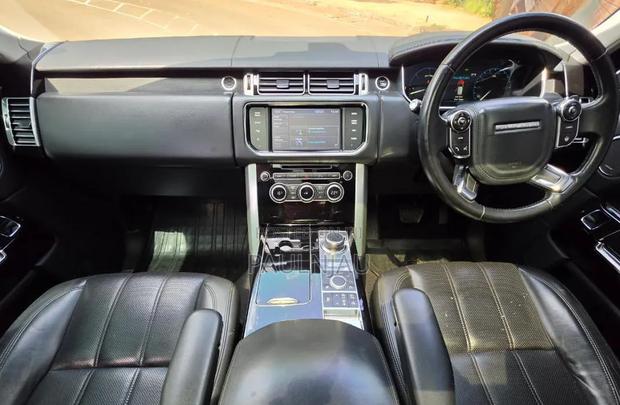 Land Rover Discovery 2013 White