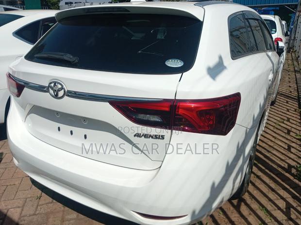 Toyota Avensis 2018 White
