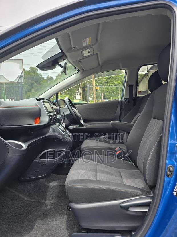 Toyota Sienta 1.5 Hybrid FWD (6-seater) 2019 Blue