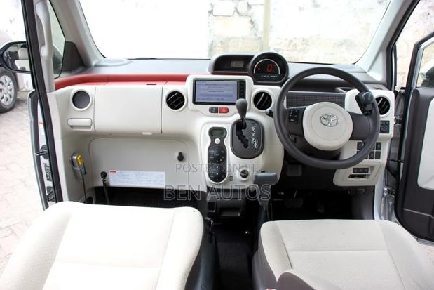 Toyota Porte 2019 Silver