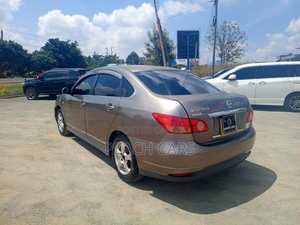 Nissan Bluebird 2009 Gray