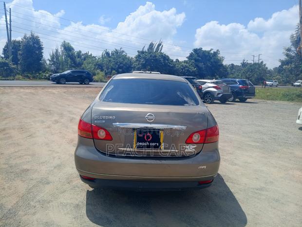 Nissan Bluebird 2009 Gray