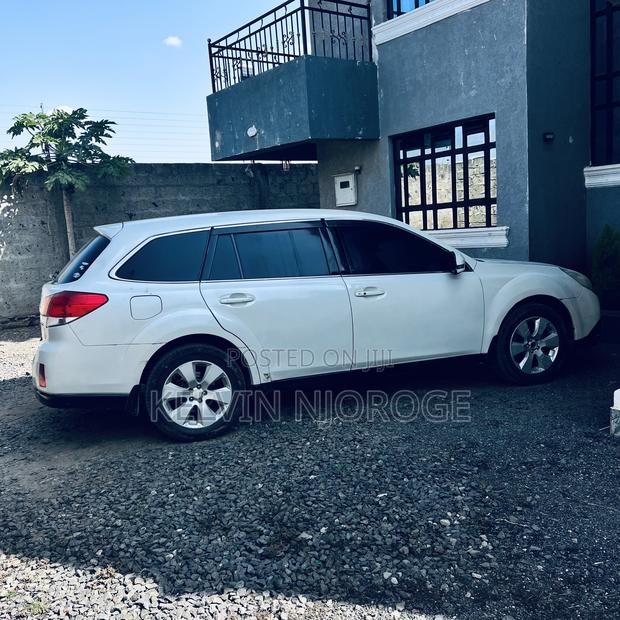 Subaru Outback 2009 White