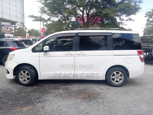 Honda Stepwgn 2014 White