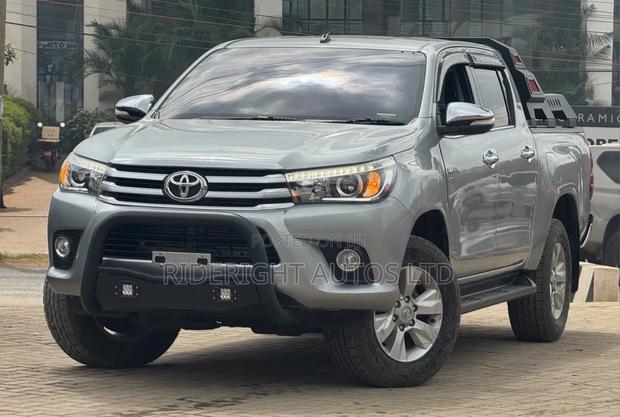 Toyota Hilux 2017 Silver