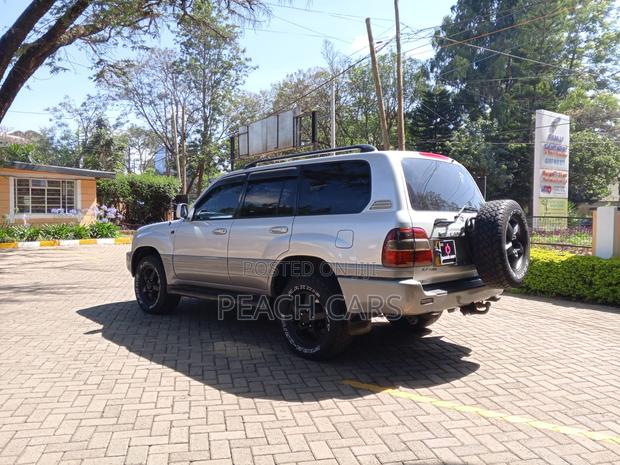 Toyota Land Cruiser 2005 Silver