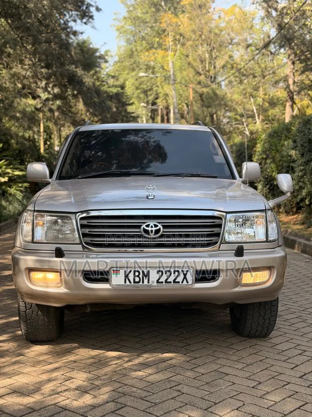 Toyota Land Cruiser Prado 2005 Gold