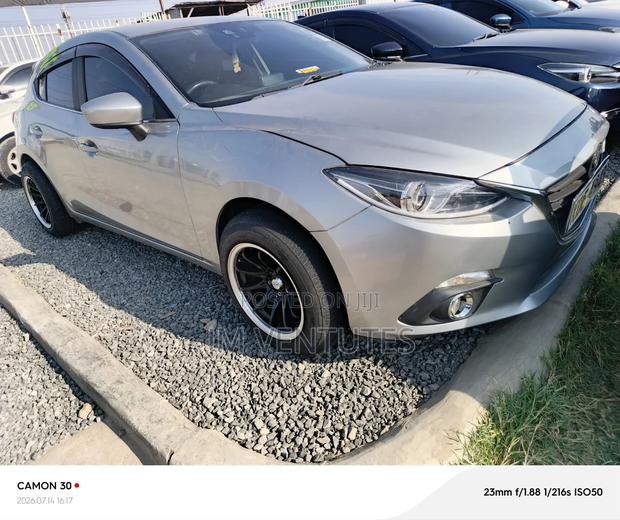 Mazda Axela SV Premium 2014 Gray