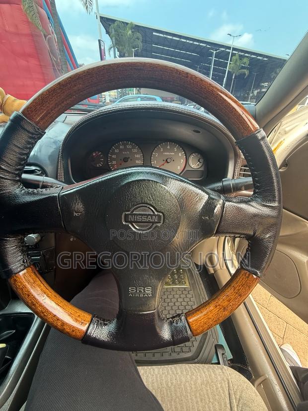 Nissan FB15 2000 White