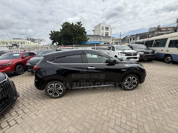 Honda Vezel 2020 Black