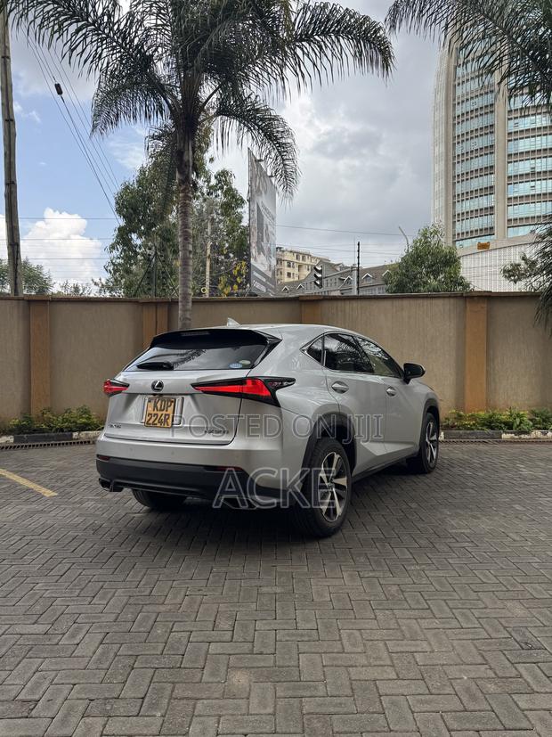 Lexus NX 2017 Silver