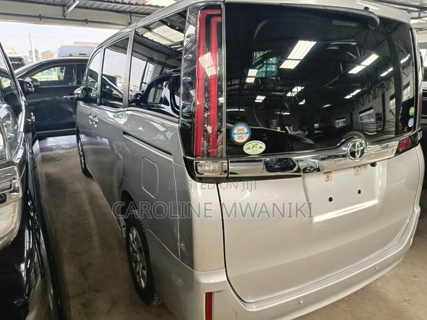Toyota Noah 2020 Silver