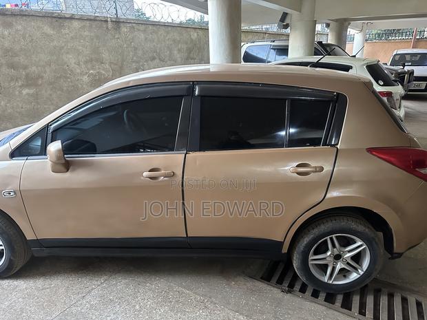 Nissan Tiida 2008 Gold