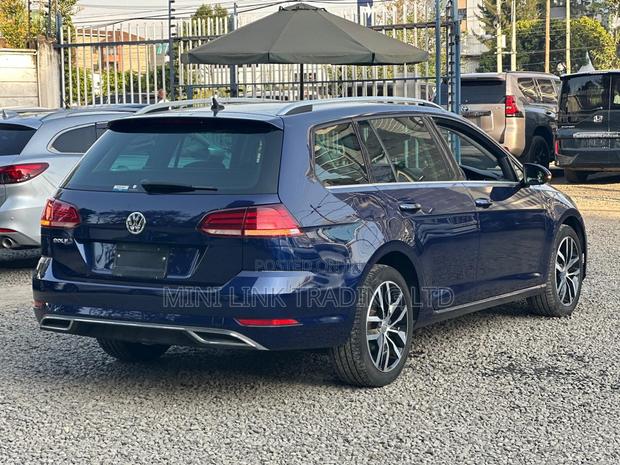 Volkswagen Golf Variant 2019 Blue