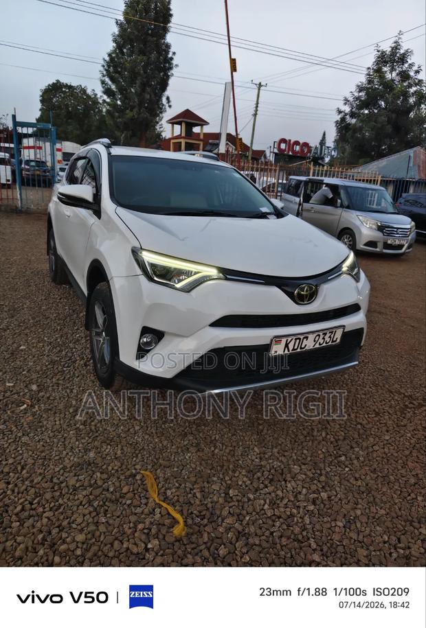 Toyota RAV4 2014 White