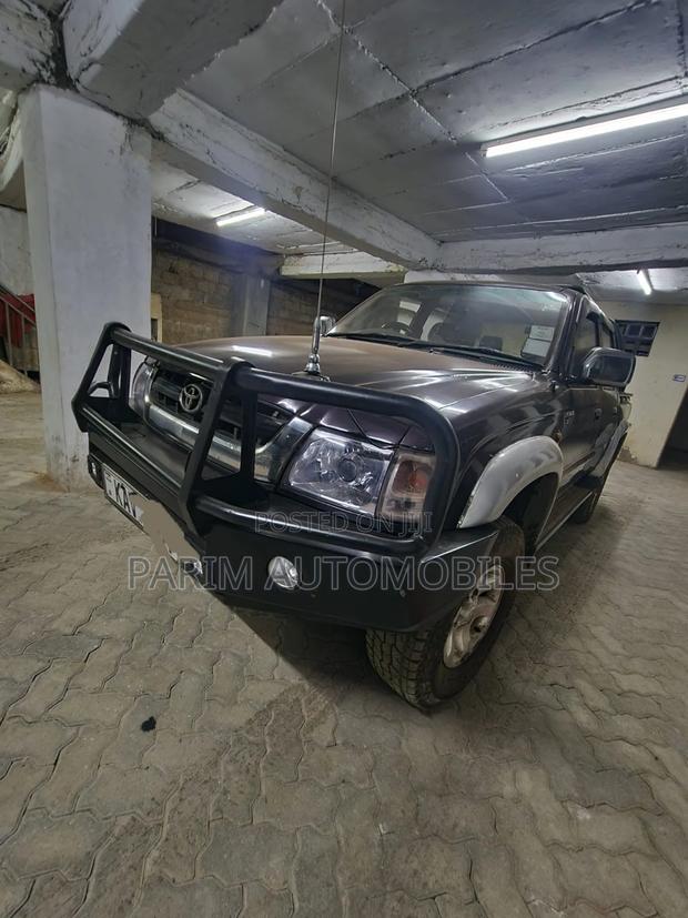 Toyota Hilux 2003 Brown