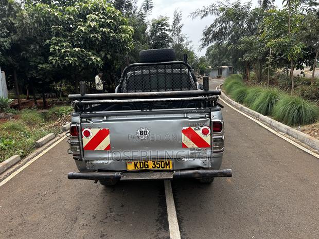 Toyota Hilux 2014 Silver