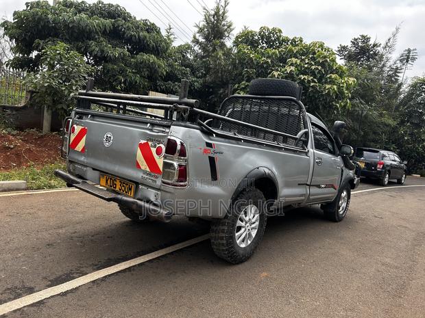 Toyota Hilux 2014 Silver