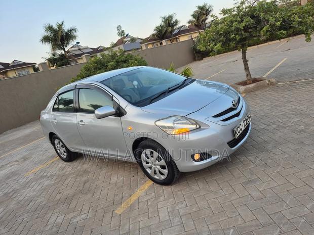 Toyota Belta 2008 Silver