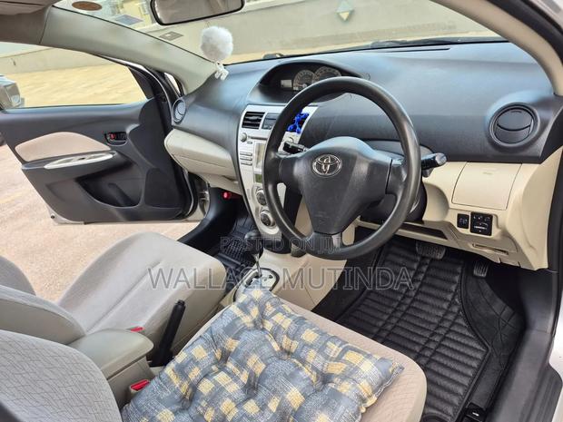 Toyota Belta 2008 Silver