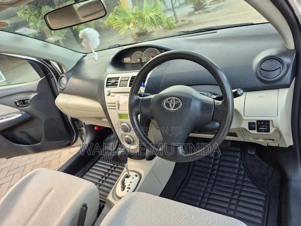 Toyota Belta 2008 Silver
