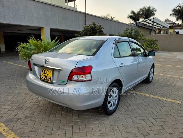 Toyota Belta 2008 Silver
