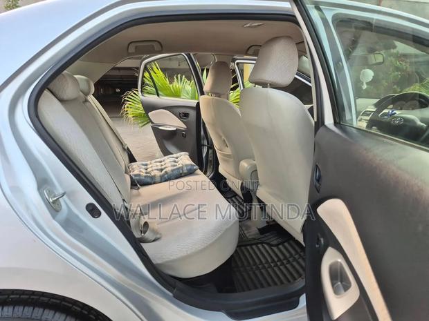 Toyota Belta 2008 Silver