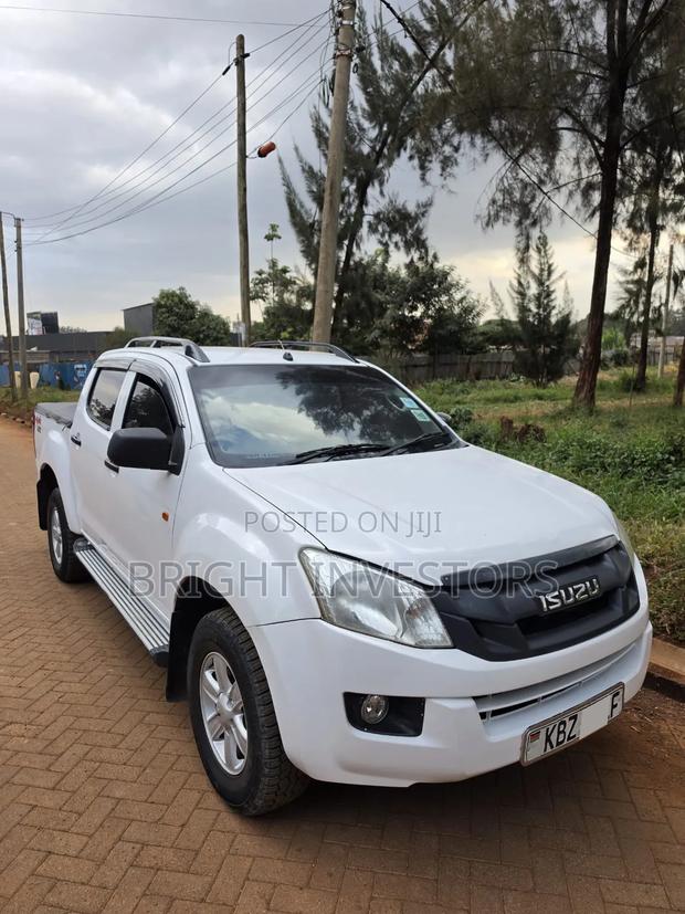 Isuzu D-MAX 2014 White