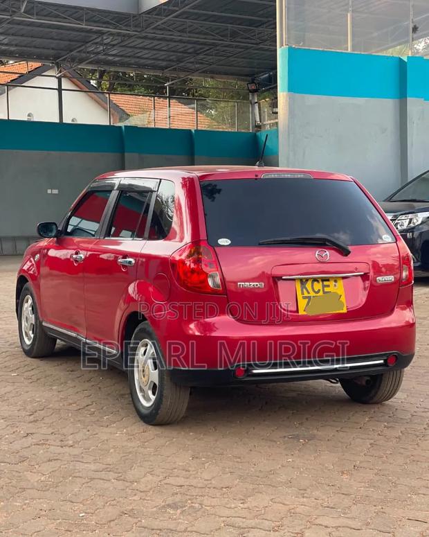 Mazda Verisa 2009 Red