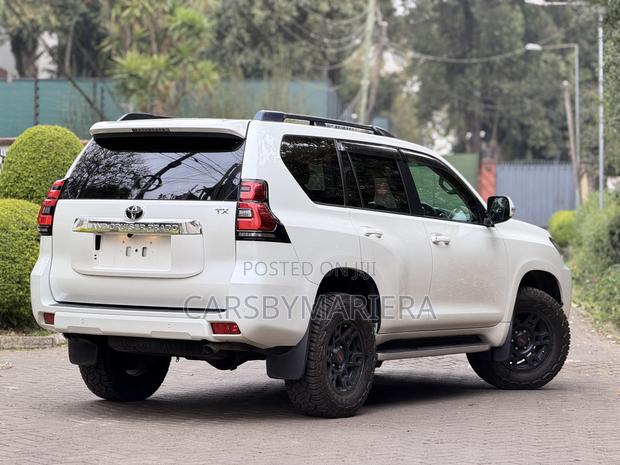 Toyota Land Cruiser Prado 2.8 2019 White