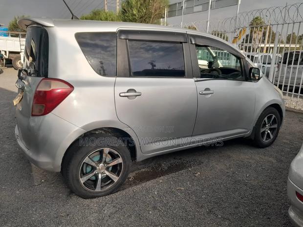 Toyota Ractis 2007 Silver